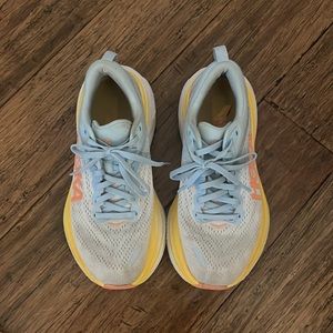 Hoka women’s bondi 8 running sneakers (6.5)